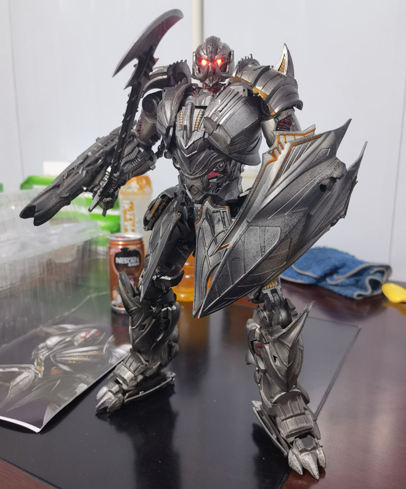 Black Mamba BMB BS-02S Battle Damaged Megatron